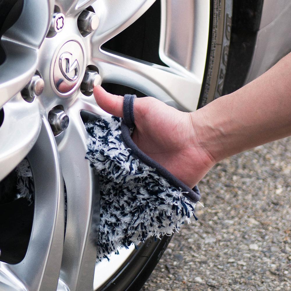 Mini Popo Microfiber Wheel Mitt - Image 3